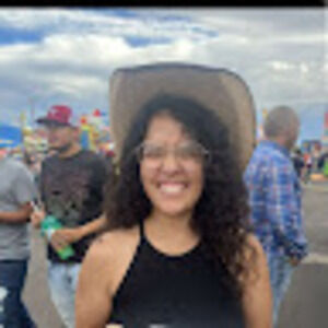 Meet your Posher, Elizabeth